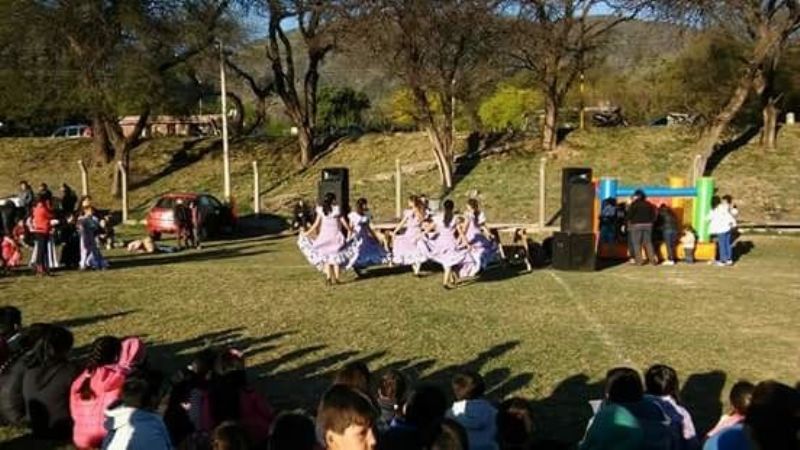 Concurrido y divertido festejo del Día del Niño para los chicos de La Carrera