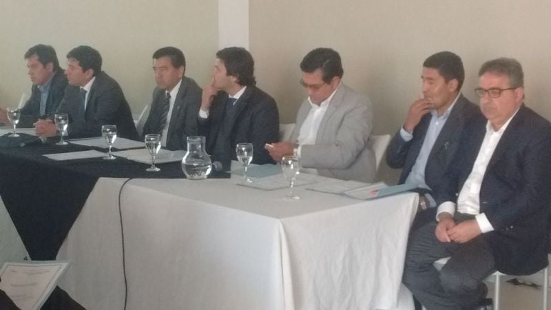 Intendentes renuevan autoridades de la Comisión de Participación Municipal