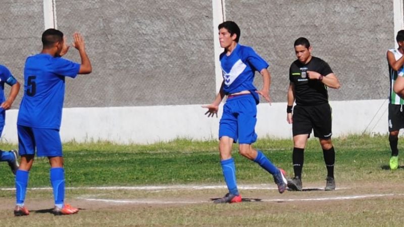 “La Villa” venció al “Defe” y se ubicó como escolta en la “A”