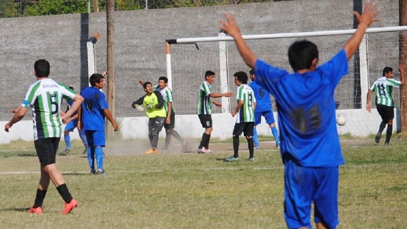 “La Villa” venció al “Defe” y se ubicó como escolta en la “A”