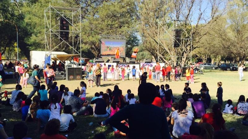 Espectacular festejo por el Día de la Autonomía