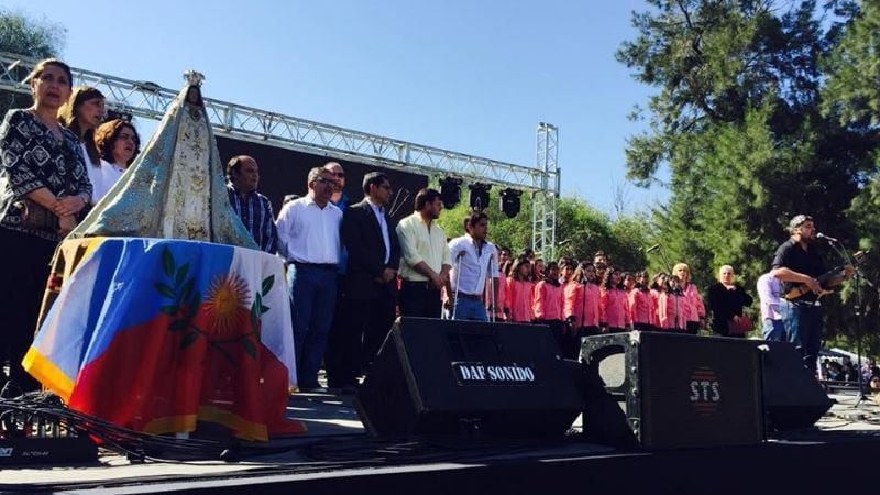 Espectacular festejo por el Día de la Autonomía