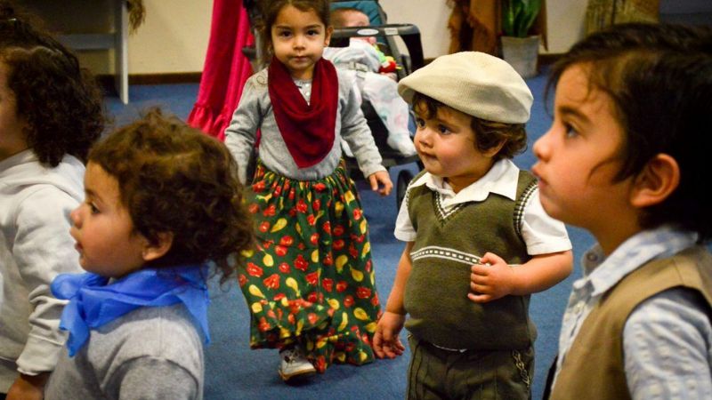 Patio matero, música y baile en el Jardín Maternal