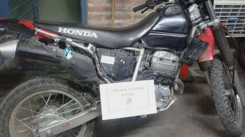 En persecución, ladrones atacaron a policías