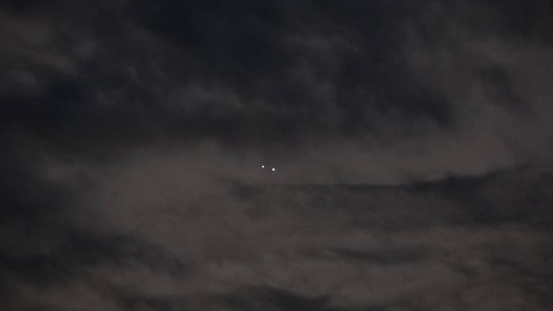 El espectáculo de Venus y Júpiter en un cielo nuboso