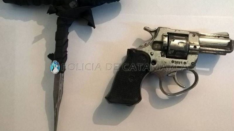 Secuestran un arma de fuego y una “espadita” en el sur de la Capital