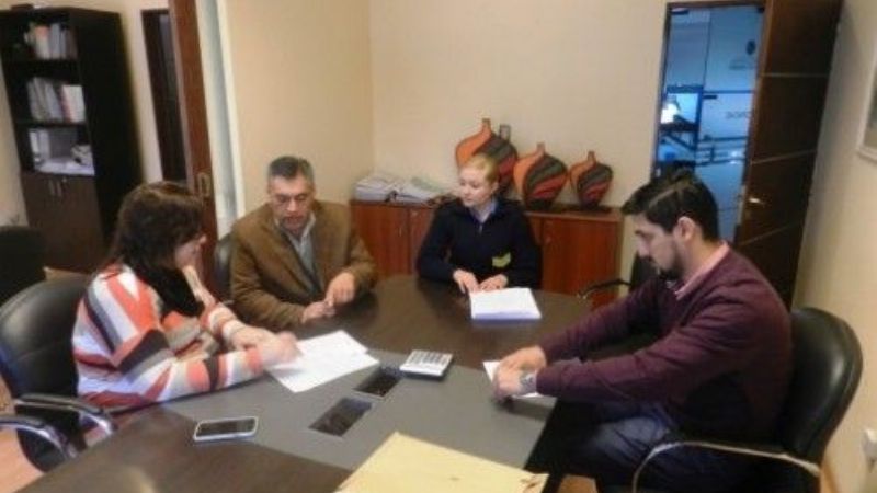 Jalil entregó vales de combustible a Policía Provincial