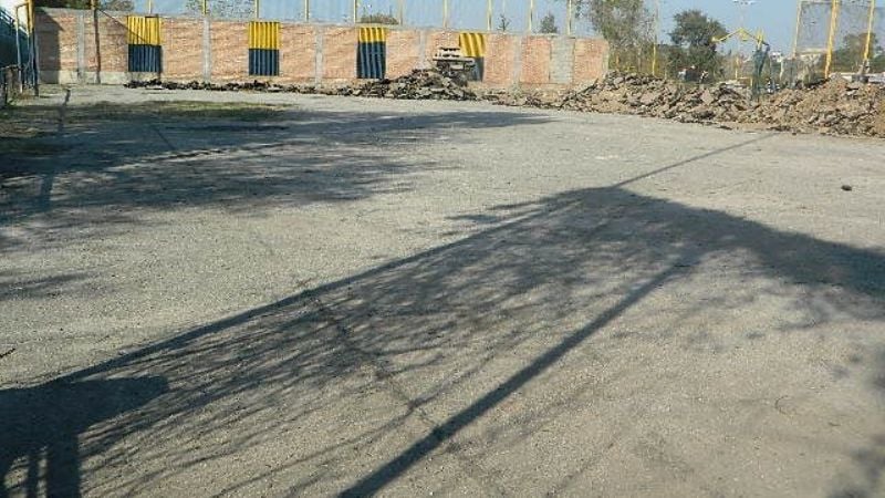 Trabajos de refacción en canchas del Polideportivo Capital