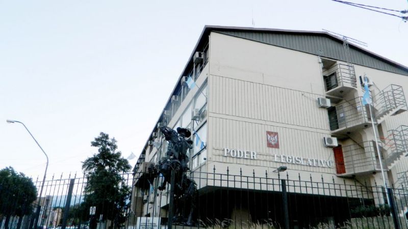 Senadores trabajan en Comisiones