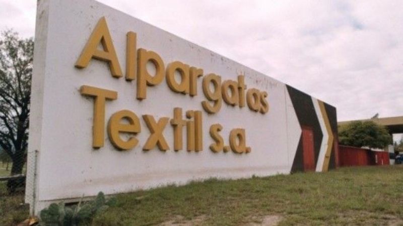 Crisis en la industria: Suspenden a trabajadores