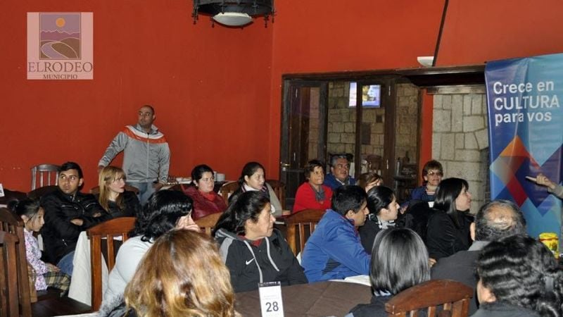 En El Rodeo capacitaron a emprendedores en “estrategias de comercialización”