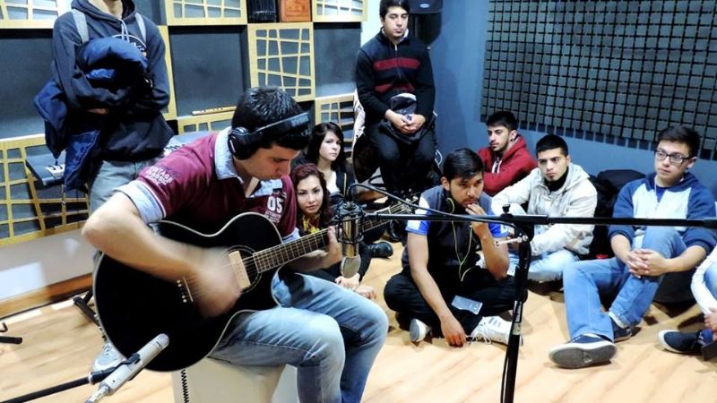 Alumnos del ISAC visitaron el Estudio de Grabación de la Vicegobernación