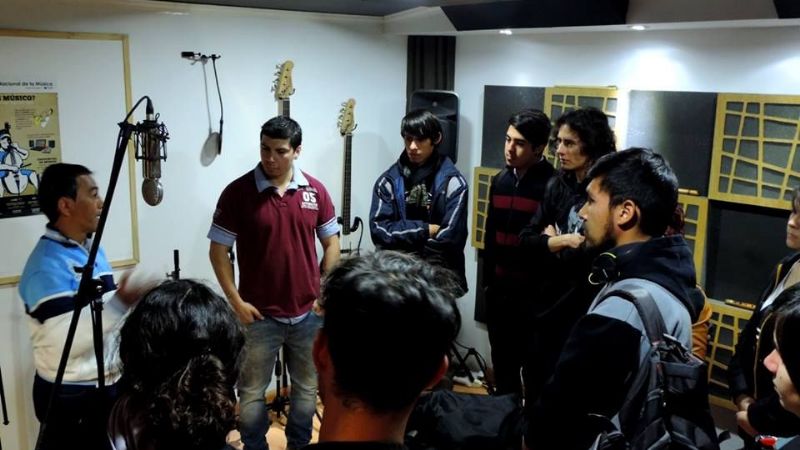 Alumnos del ISAC visitaron el Estudio de Grabación de la Vicegobernación