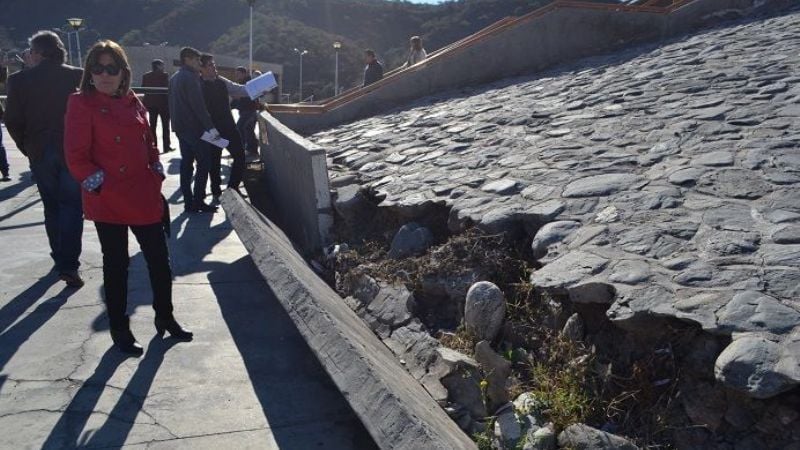 Diputados recorren el Estadio Bicentenario