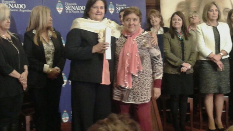 Reconocen a Ana Castro en el Senado de la Nación