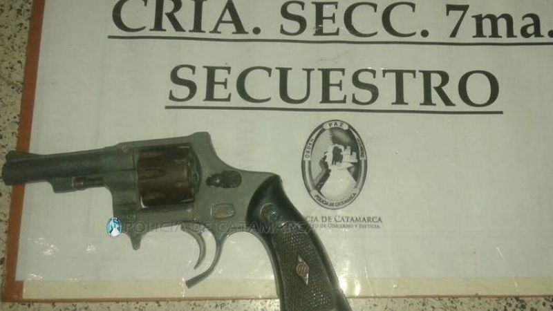 Aprehendieron a dos arrebatadores y secuestran un arma de fuego