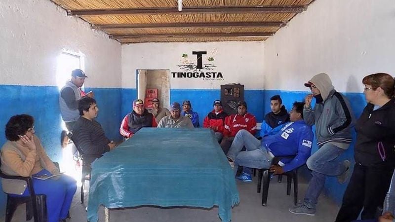 El intendente Nóblega con vecinos del barrio La Paz