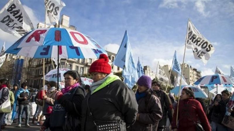 Organizaciones sociales marchan para pedir trabajo