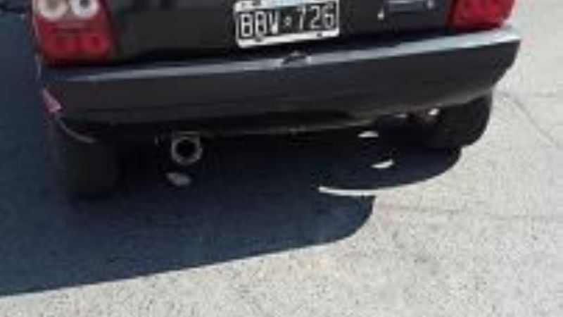 Chocó contra un poste de luz