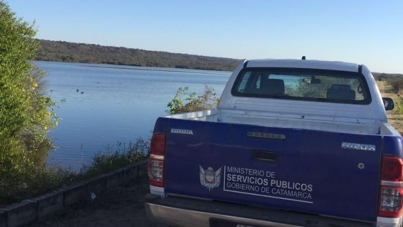 Mortandad de peces en dique de Motegasta se debió al uso de "bombas de cal"