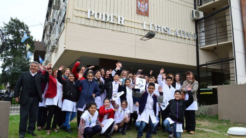 Sanción definitiva para imponer el nombre de “Gobernador Crisanto Gómez” a la Escuela Primaria N°196