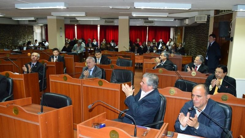 Sanción definitiva para imponer el nombre de “Gobernador Crisanto Gómez” a la Escuela Primaria N°196