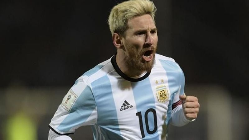 Con Bauza como DT, Argentina venció a Uruguay y es líder