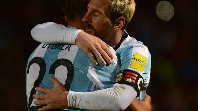 Con Bauza como DT, Argentina venció a Uruguay y es líder