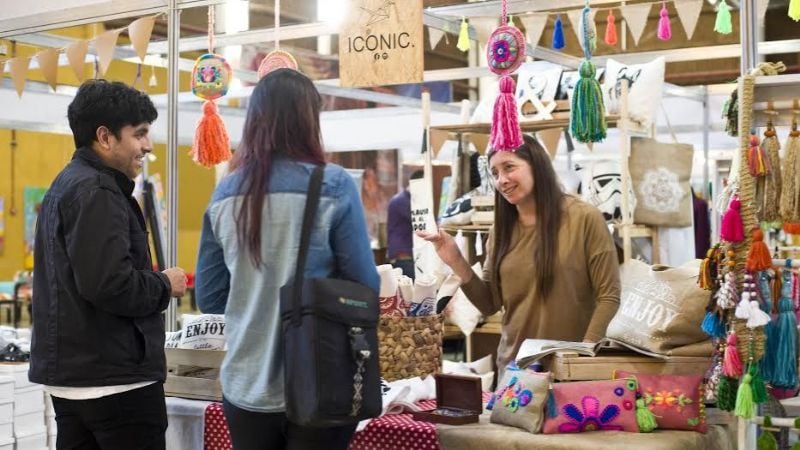 Ritmo y color en los escenarios y la feria de diseño de “la Expo”