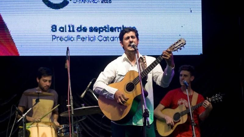 Ritmo y color en los escenarios y la feria de diseño de “la Expo”