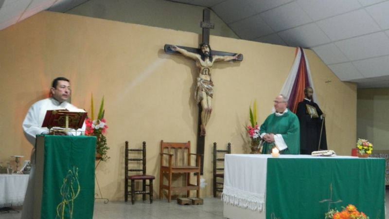 Con una jornada de reconciliación, iniciaron las fiestas de la Santa Cruz