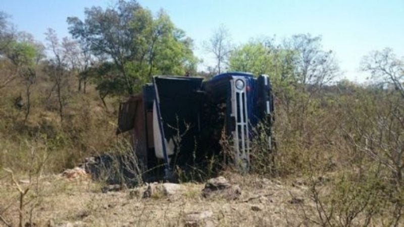 Volcó un camión en Icaño