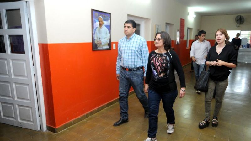 Lucía recorrió obras en Paclín