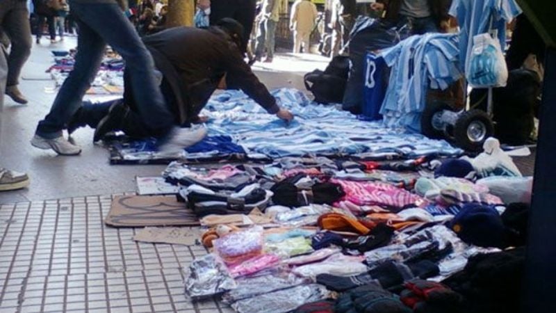 Trasladaron a manteros a la Plaza 25 de Agosto