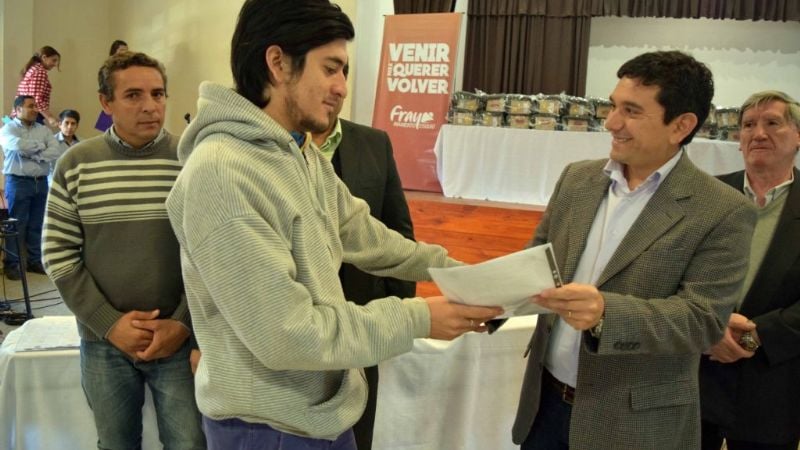 Entregan indumentaria de trabajo y adicionales por tareas en FME