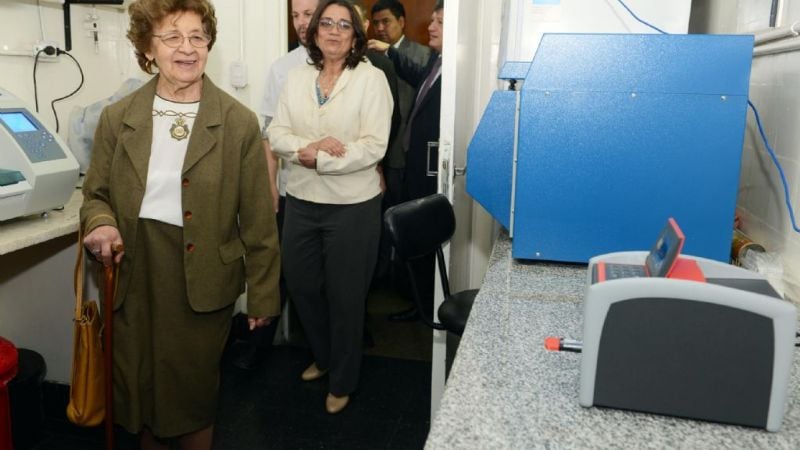 Lucía en el homenaje oficial a la memoria de Abraham Lejtman