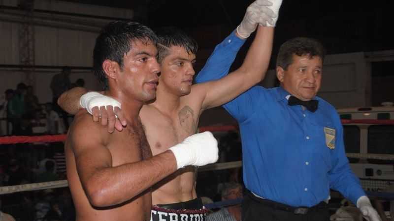 Contundente victoria del “ Terrible" Corzo ante el santiagueño Comán.