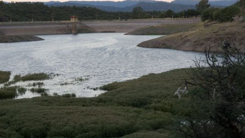 Encuentran un cuerpo sin vida flotando en El Jumeal