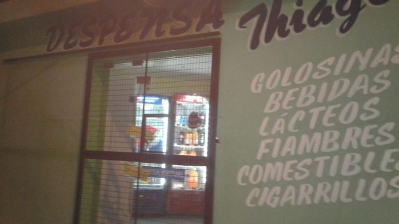 Clausuran kioskos por vender alcohol fuera del horario