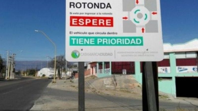 Nueva cartelería señalética en rotondas