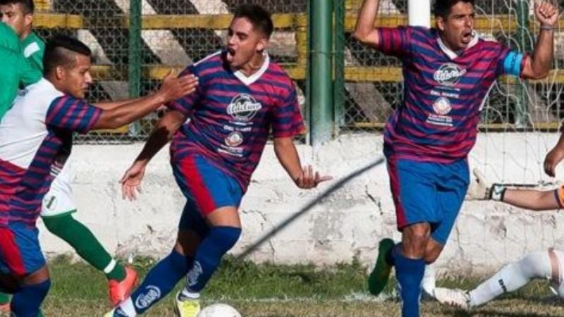 “Tesho” bailó al CAI con un “cuartetazo” y llegó a la punta