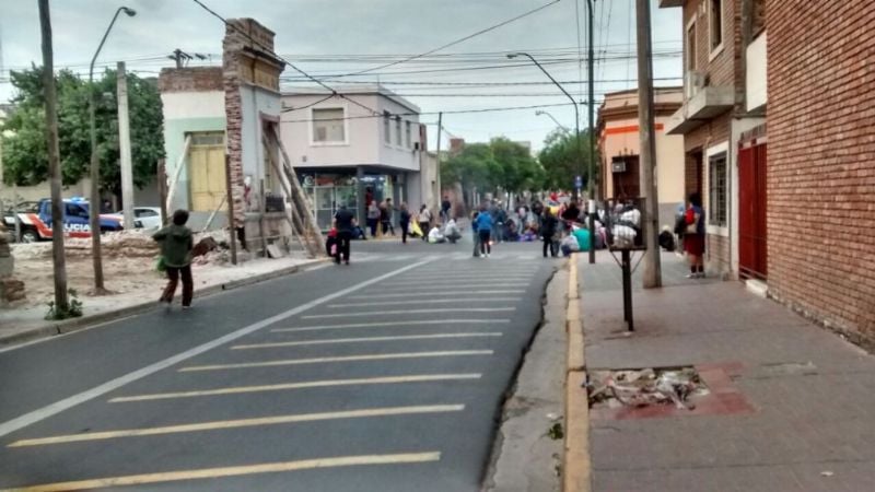 Usurpadores de Valle Hermoso cortan calles en el centro