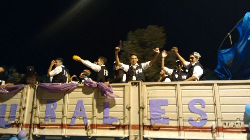 Estudiantes “coparon” las calles de Recreo