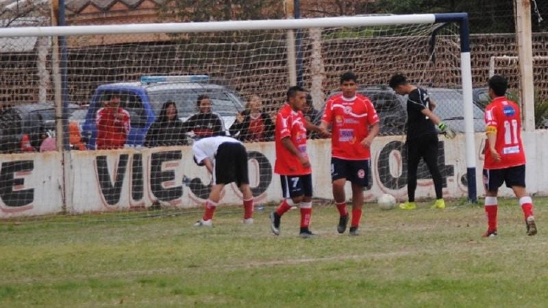 Triunfazo del “Rojito” en la “A” y La Estación es escolta en la “B”