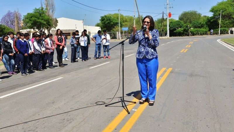 Corpacci inauguró la pavimentación del ingreso a Las Tejas