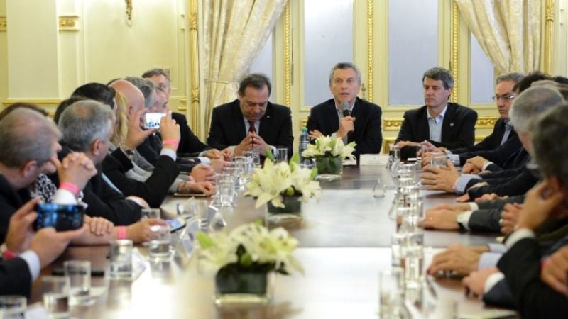 Macri firmó decreto que devuelve el IVA a turistas extranjeros