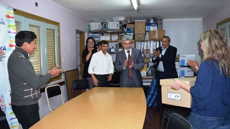 Los programas CAJ y CAI recibieron kits escolares