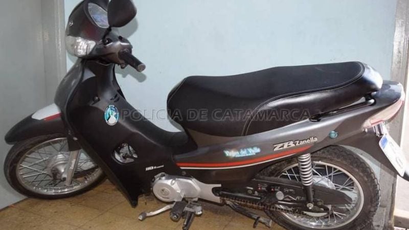 Arrebataron una cartera en pleno centro y los atraparon en una persecución