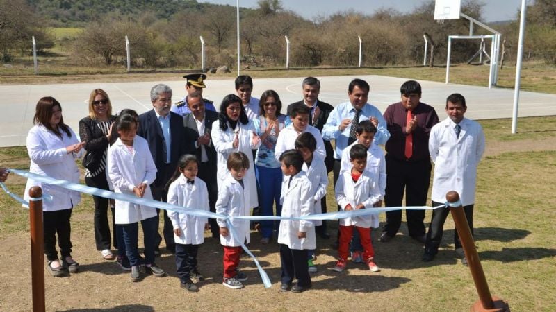 Lucía inauguró obras en Singuil