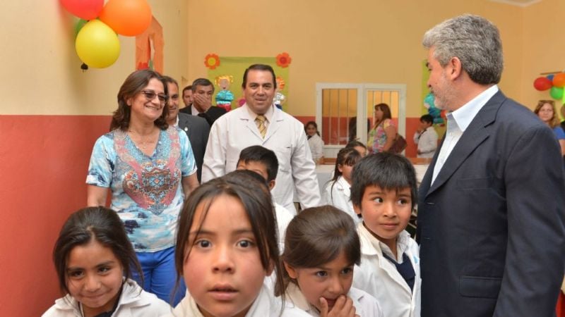 Lucía inauguró obras en Singuil